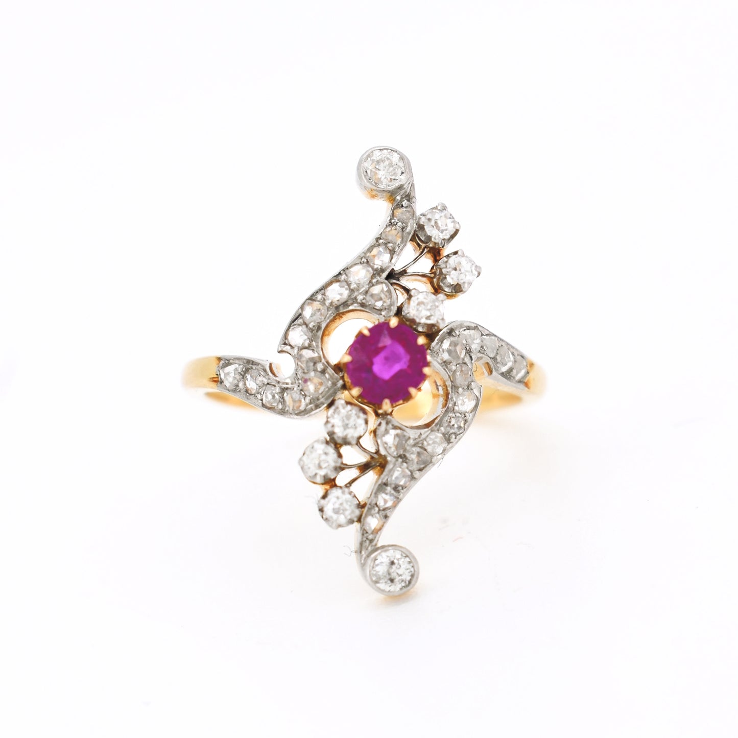 bague belle époque ancienne or platine rubis birman naturel et diamants de face