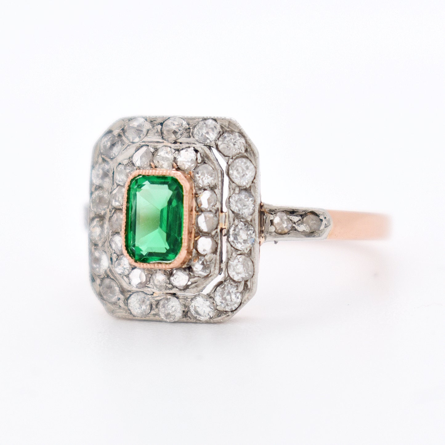 bague-ancienne-emeraude-diamants-pour-femme-1