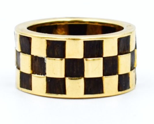 van cleef and arpels - bague damier or bois ebene