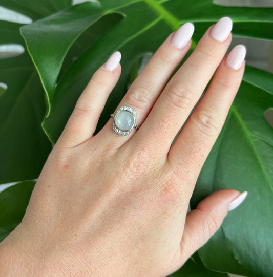 bague art deco or 18 carats diamants pierre de lune, portée