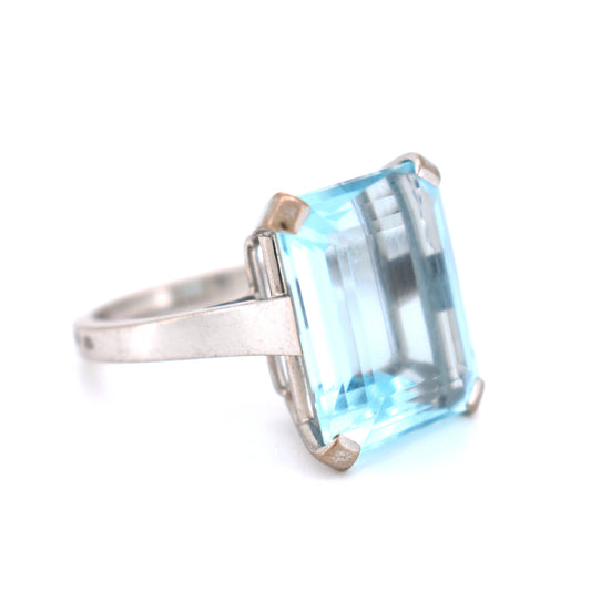 bague cocktail vintage or 18 carats et aigue marine, de droite