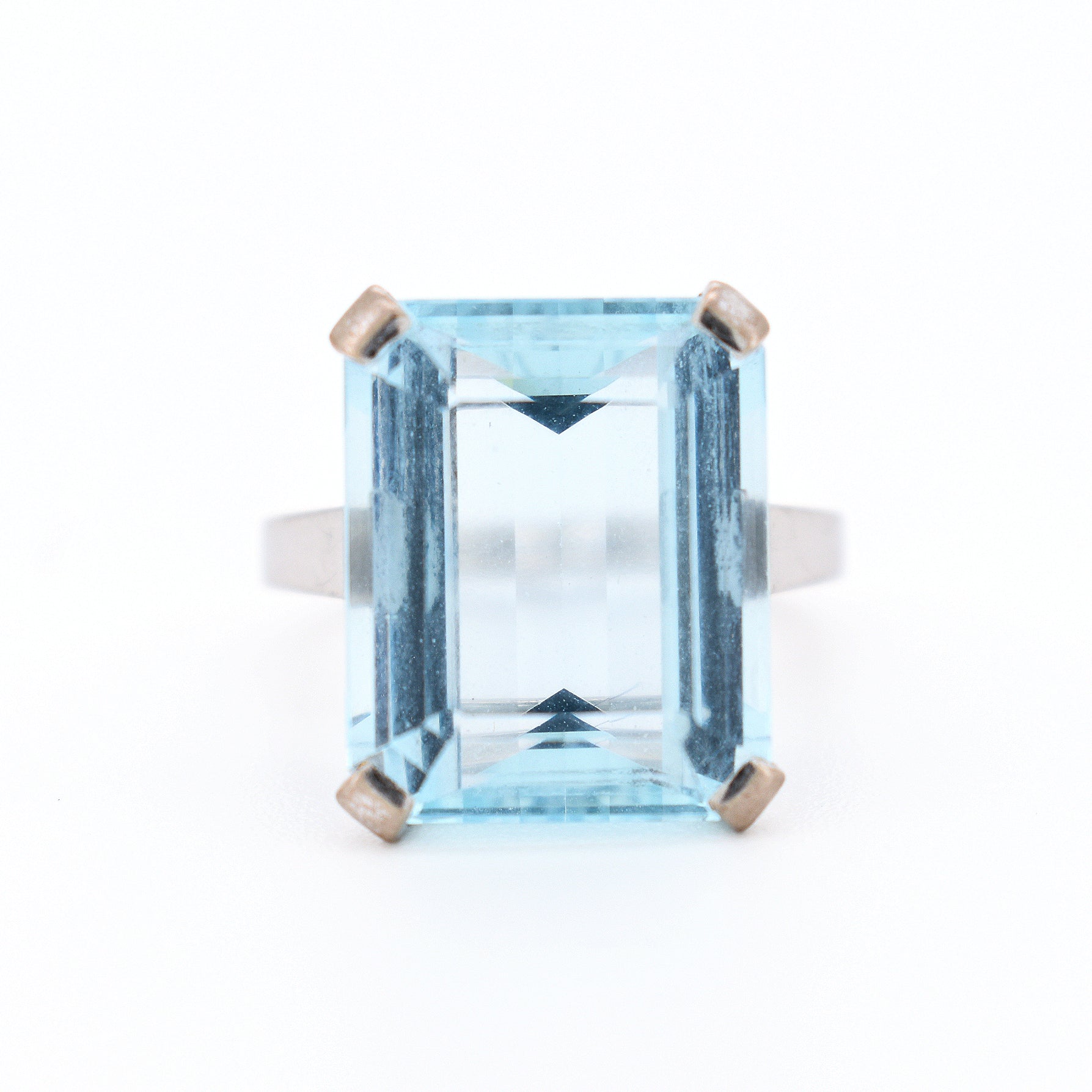 bague cocktail vintage or 18 carats et aigue marine, de face