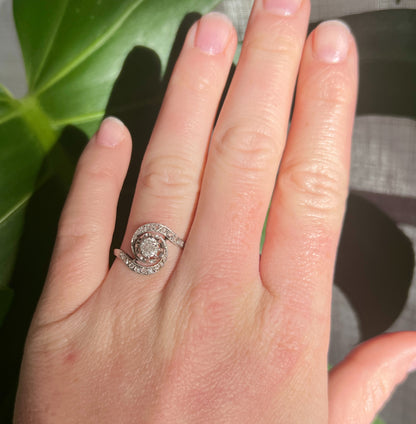 bague tourbillon belle époque platine diamants, portée